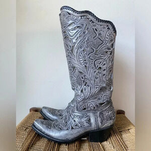 Carrie Cameron Art Boots Women’s size 7 Western Boot Designs in Grey
